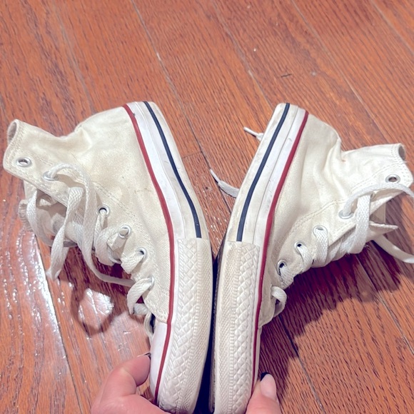 Converse Chuck Taylor All Star High top Classic white sneaker size 3 big kid - Picture 6 of 10
